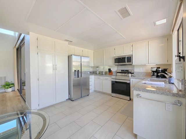 312 S Sierra Madre S, Palm Desert, CA 92260