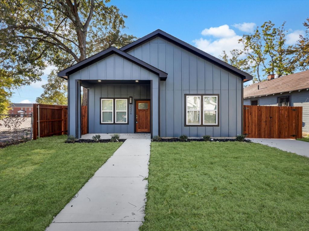 2326 Dathe Street, Dallas, TX 75215