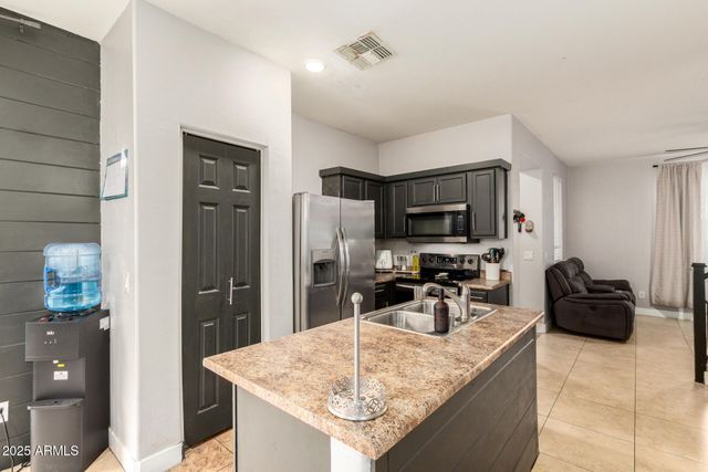 6609 W JOHNSON Street, Phoenix, AZ 85043