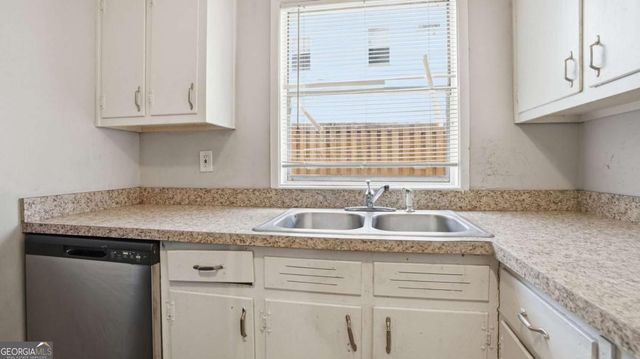 5213 Heather Lane, Atlanta, GA 30349