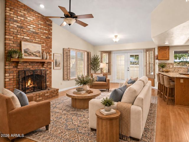 3314 W TOPEKA Drive, Phoenix, AZ 85027
