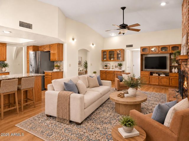 3314 W TOPEKA Drive, Phoenix, AZ 85027