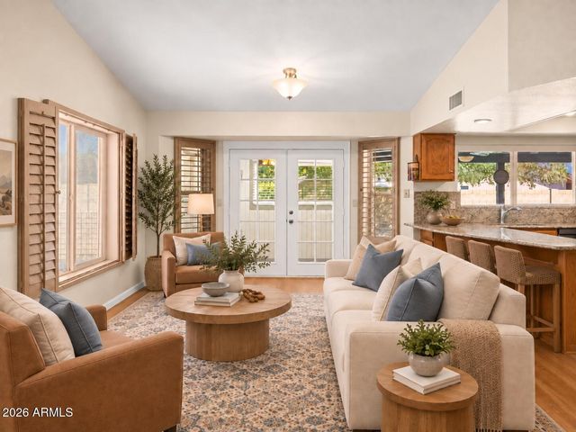 3314 W TOPEKA Drive, Phoenix, AZ 85027