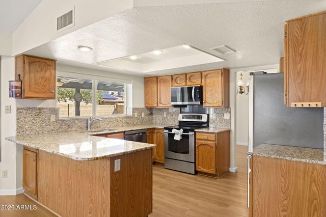 3314 W TOPEKA Drive, Phoenix, AZ 85027