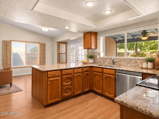3314 W TOPEKA Drive, Phoenix, AZ 85027