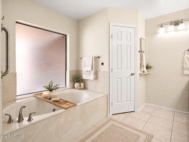 3314 W TOPEKA Drive, Phoenix, AZ 85027