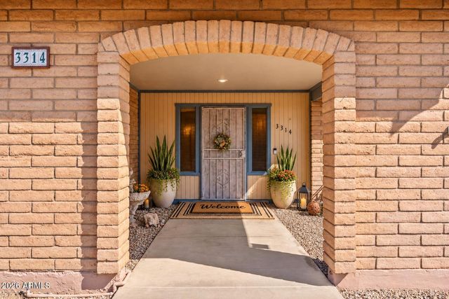 3314 W TOPEKA Drive, Phoenix, AZ 85027
