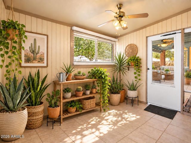 3314 W TOPEKA Drive, Phoenix, AZ 85027