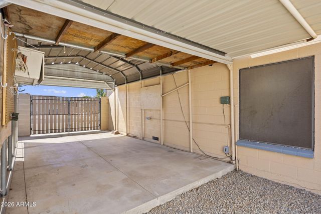 3314 W TOPEKA Drive, Phoenix, AZ 85027