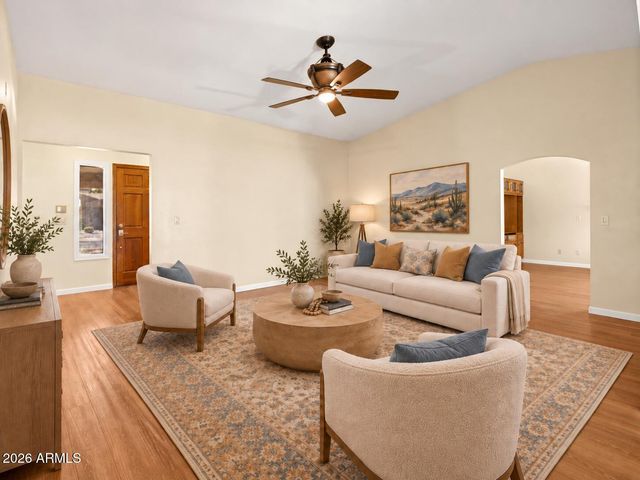3314 W TOPEKA Drive, Phoenix, AZ 85027