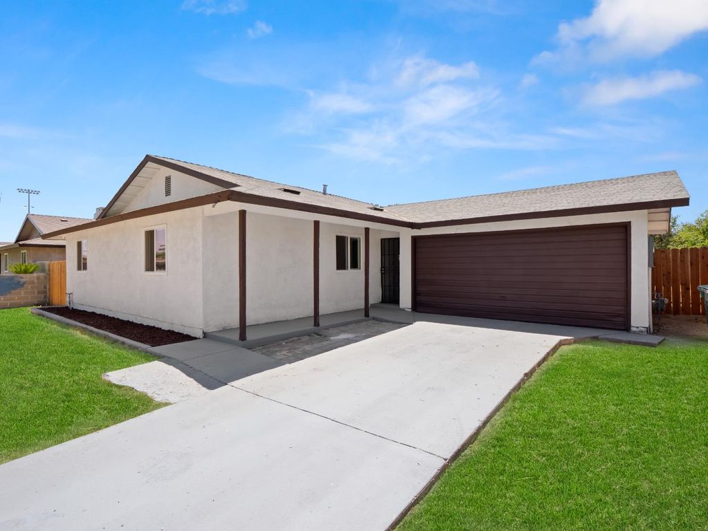 2557 Jackson Street, Selma, CA 93662