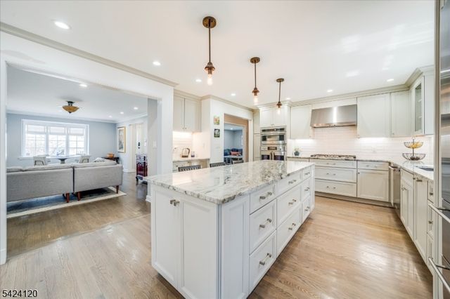 95 Silver Spring Rd, Millburn Twp., NJ 07078