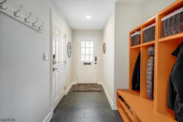 95 Silver Spring Rd, Millburn Twp., NJ 07078