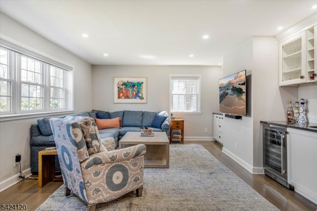 95 Silver Spring Rd, Millburn Twp., NJ 07078