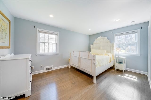 95 Silver Spring Rd, Millburn Twp., NJ 07078