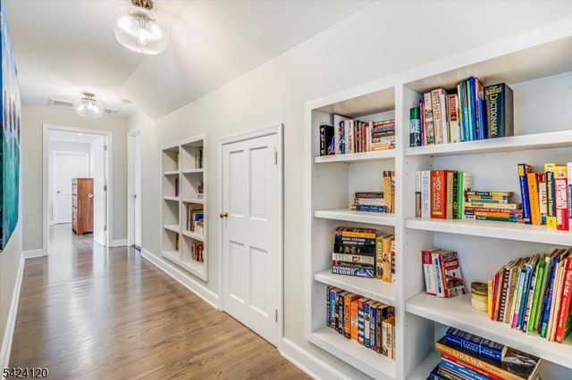 95 Silver Spring Rd, Millburn Twp., NJ 07078