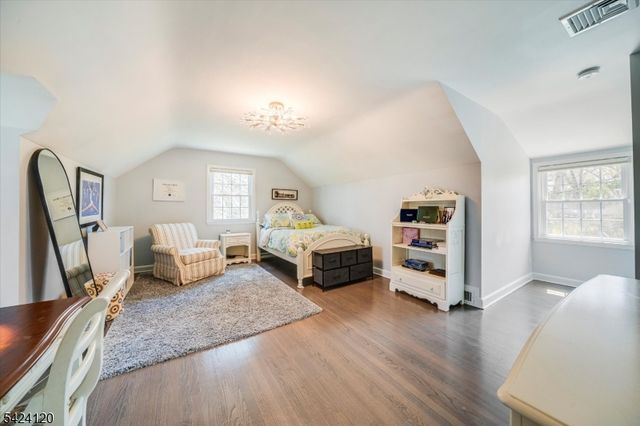 95 Silver Spring Rd, Millburn Twp., NJ 07078