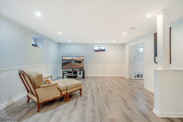 95 Silver Spring Rd, Millburn Twp., NJ 07078