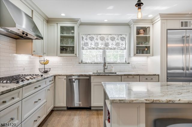 95 Silver Spring Rd, Millburn Twp., NJ 07078