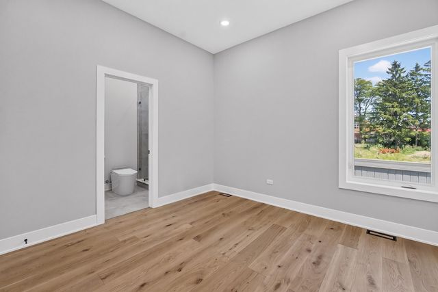 8313 W Church Street, Niles, IL 60714