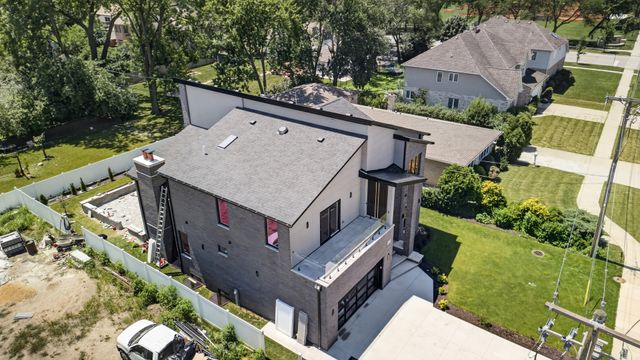 8313 W Church Street, Niles, IL 60714