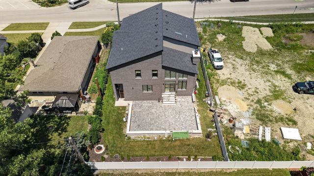 8313 W Church Street, Niles, IL 60714
