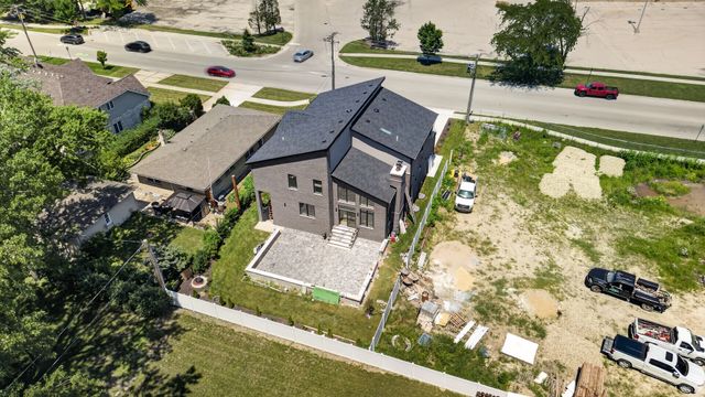 8313 W Church Street, Niles, IL 60714