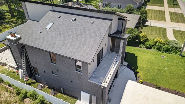 8313 W Church Street, Niles, IL 60714