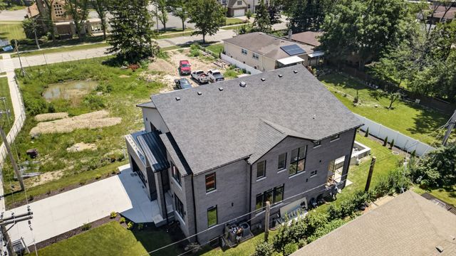8313 W Church Street, Niles, IL 60714