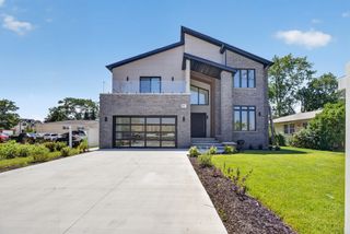 8313 W Church Street, Niles, IL 60714