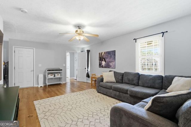 16 Hames Point, Adairsville, GA 30103