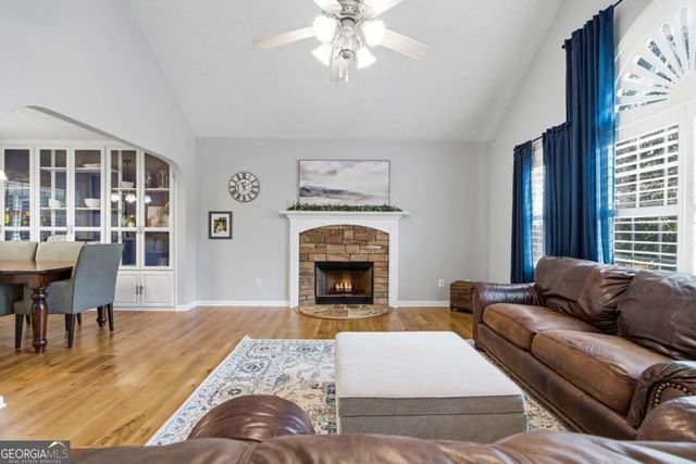 16 Hames Point, Adairsville, GA 30103
