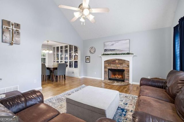 16 Hames Point, Adairsville, GA 30103