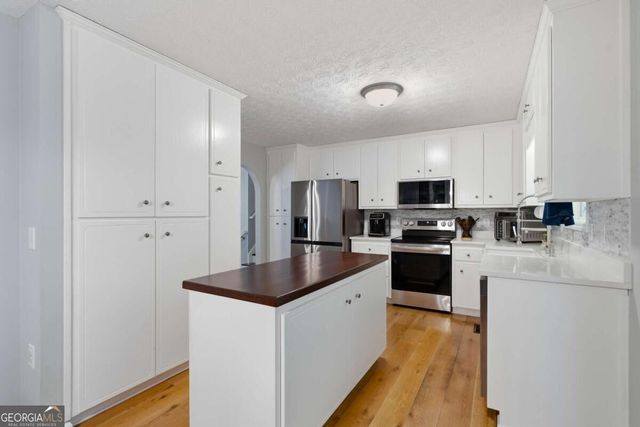 16 Hames Point, Adairsville, GA 30103