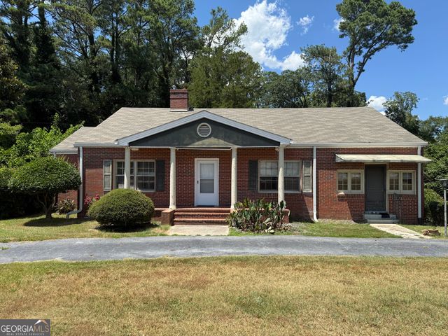998 Highland Circle SE, Conyers, GA 30012