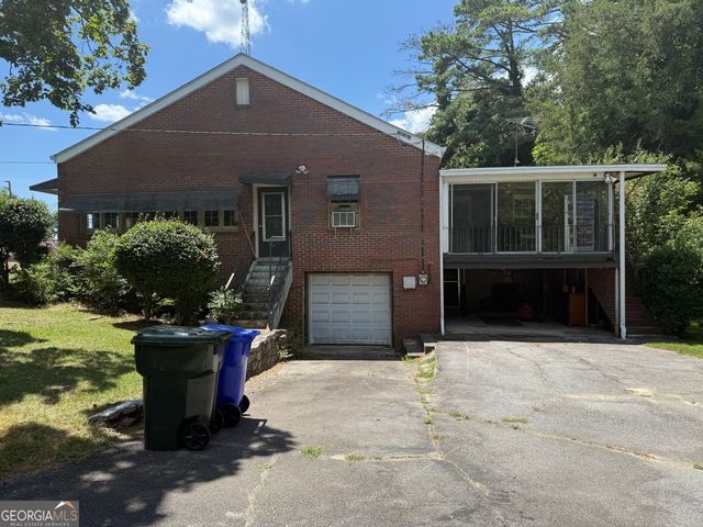 998 Highland Circle SE, Conyers, GA 30012