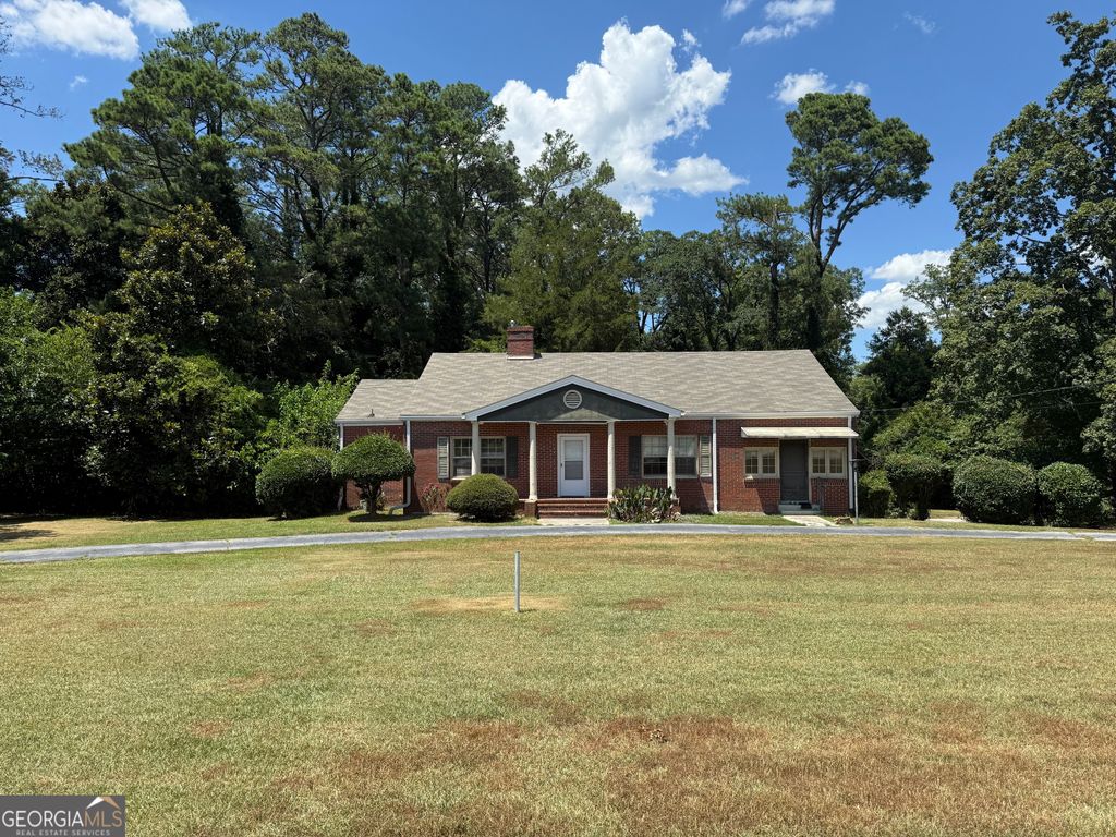 998 Highland Circle SE, Conyers, GA 30012