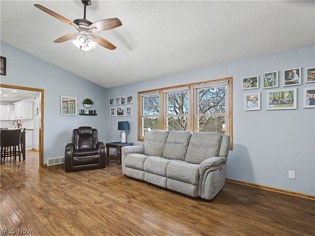 1509 New England Drive SE, North Canton, OH 44720