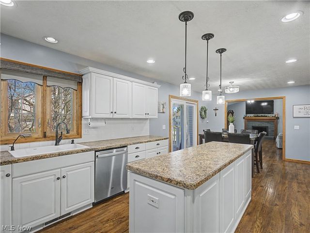 1509 New England Drive SE, North Canton, OH 44720