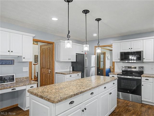 1509 New England Drive SE, North Canton, OH 44720