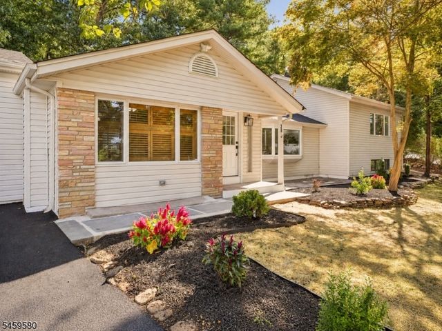 28 Deer Tr, Hardyston Twp., NJ 07460