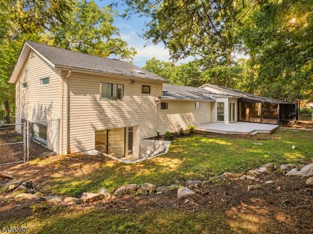 28 Deer Tr, Hardyston Twp., NJ 07460