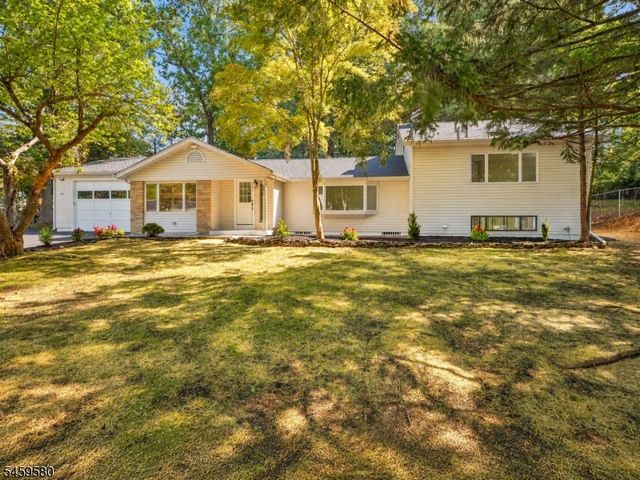 28 Deer Tr, Hardyston Twp., NJ 07460