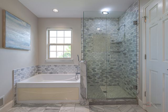2670 W Lake Avenue 2670, Glenview, IL 60026