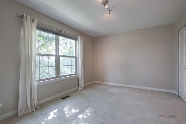 2670 W Lake Avenue 2670, Glenview, IL 60026