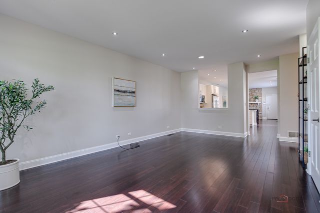 2670 W Lake Avenue 2670, Glenview, IL 60026