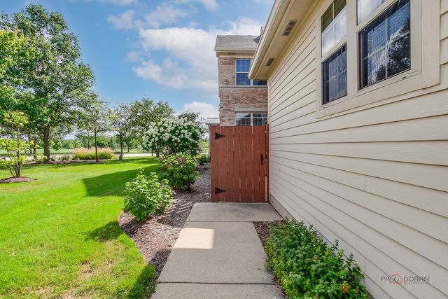 2670 W Lake Avenue 2670, Glenview, IL 60026