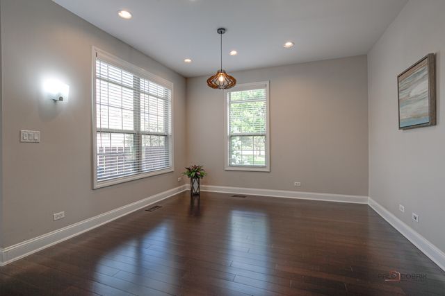 2670 W Lake Avenue 2670, Glenview, IL 60026