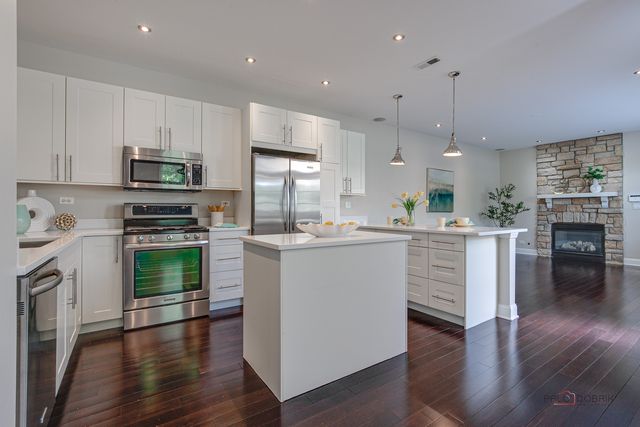 2670 W Lake Avenue 2670, Glenview, IL 60026