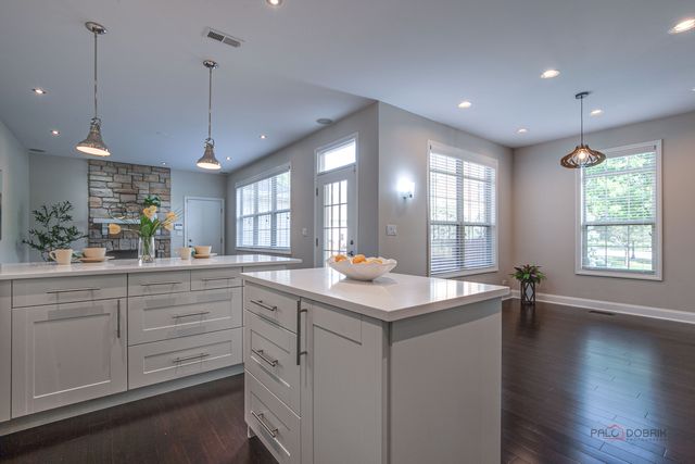 2670 W Lake Avenue 2670, Glenview, IL 60026